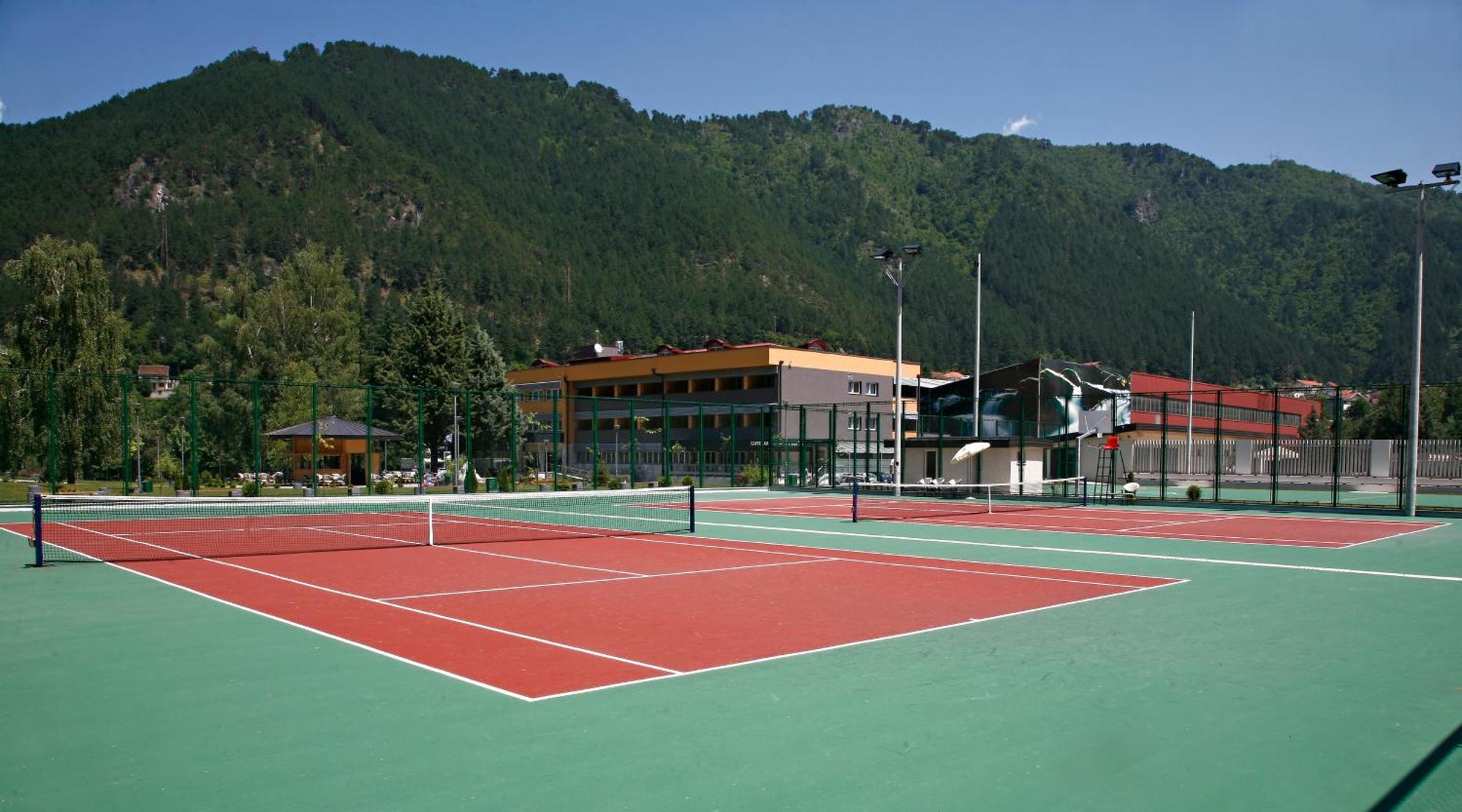 Garden City Hotel Konjic Eksteriør bilde